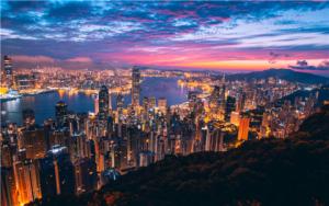 홍콩의 전망 시설인 홍콩 빅토리아 피크(Victoria Peak)는 세계 최대 여행 플랫폼 ‘트립어드바이저’에서 ‘Travelers Choice 2023’에 선정된 백만불짜리 야경을 감상할 수 있는 명소다